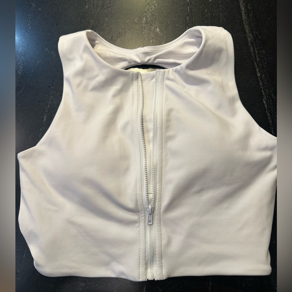 Buffbunny white zip up tank